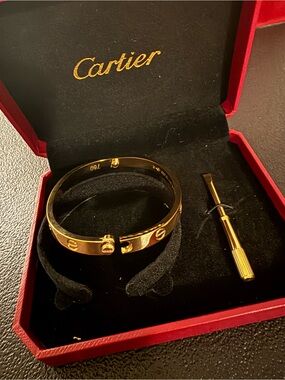 Gold Tone Locking Bracelet (6cm) with mini Screwdriver